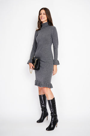 Dress with large low collar in foufou on long sleeves and bottom