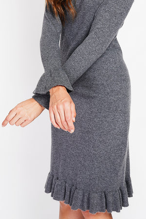 Dress with large low collar in foufou on long sleeves and bottom