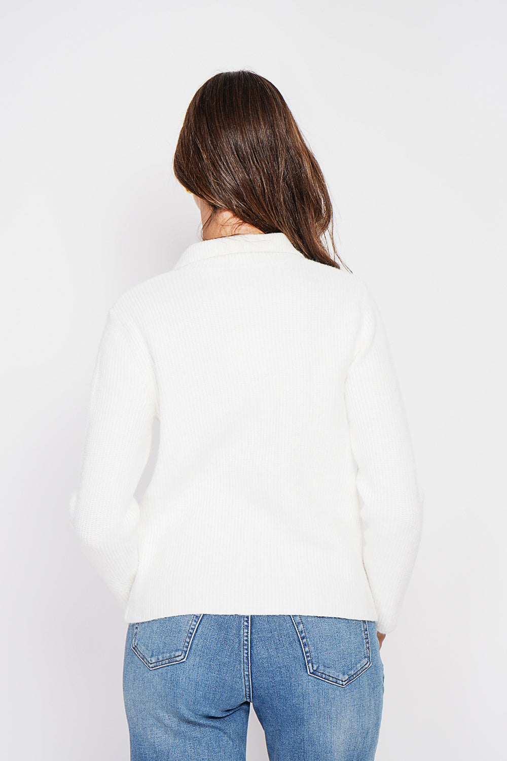 Pull côtelé col montant zippé – Blanc cassé – William de Faye