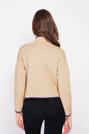 Short vest with two-tone zip and long sleeves