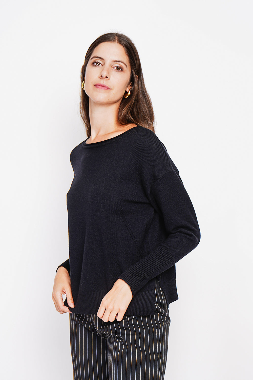Oversized turtleneck sweater with openwork front and long sleeves – Black – William de Faye