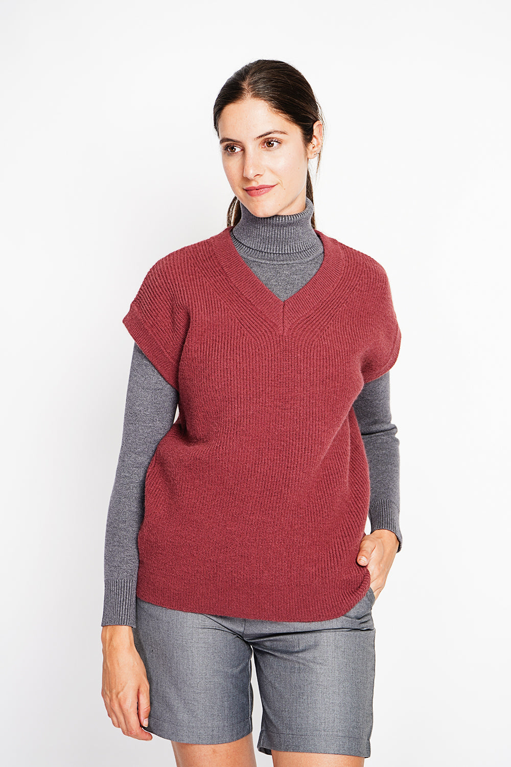 Sleeveless V-neck tunic