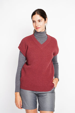 Sleeveless V-neck tunic