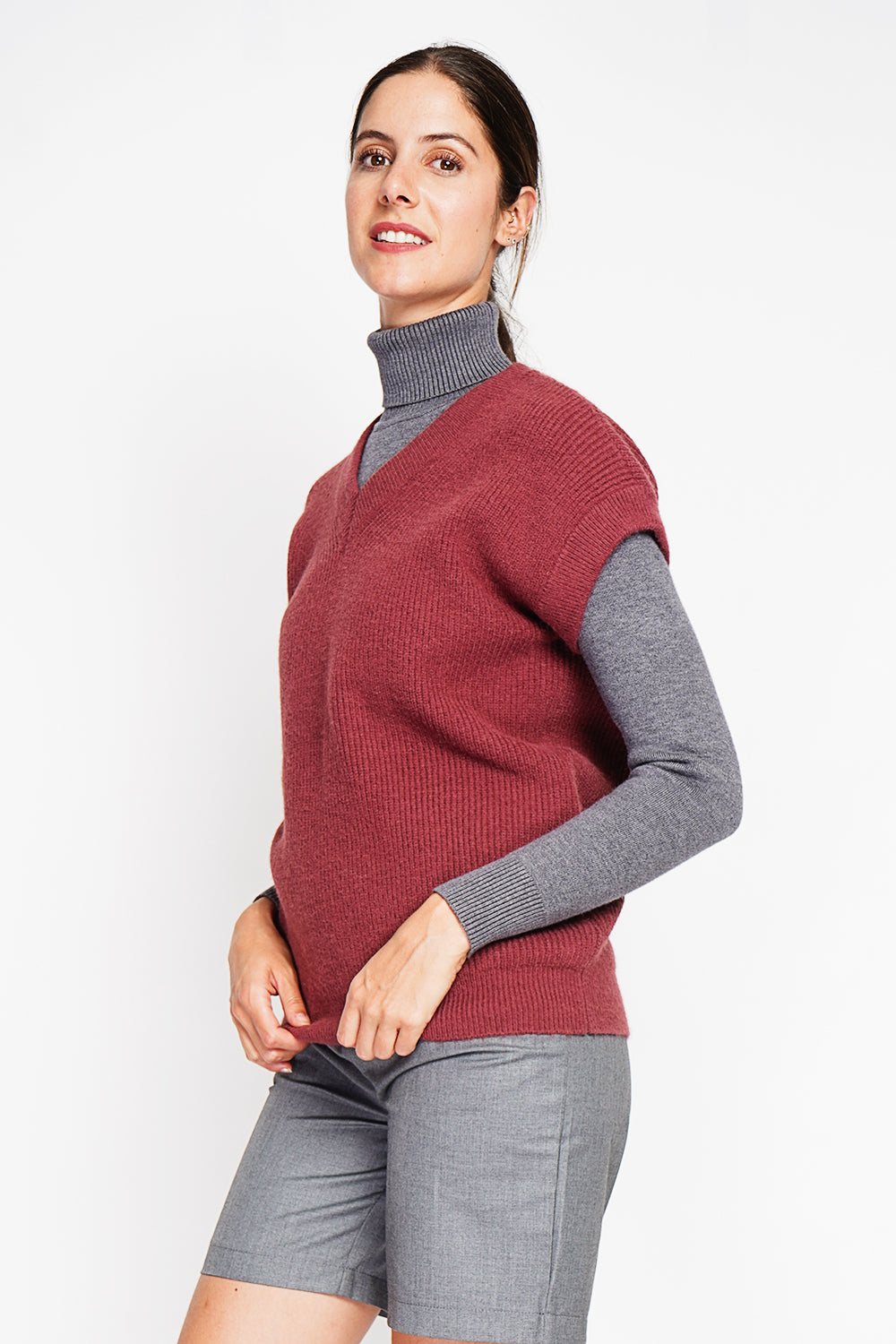 Sleeveless V-neck tunic