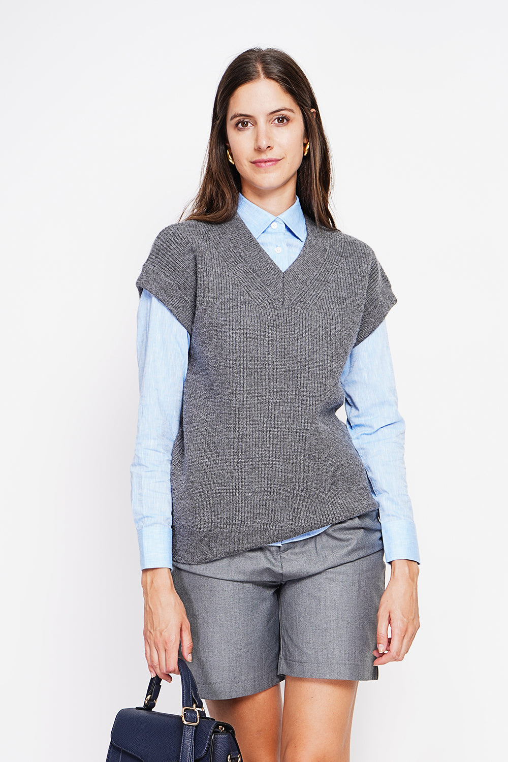 Sleeveless V-neck tunic
