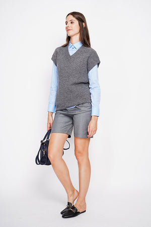 Sleeveless V-neck tunic