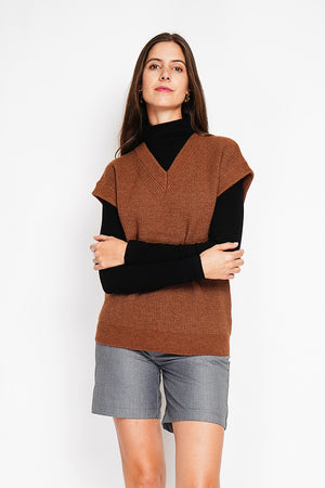Sleeveless V-neck tunic