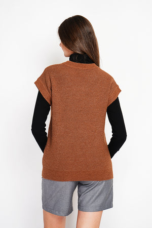 Sleeveless V-neck tunic