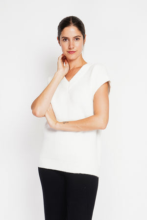 Sleeveless V-neck tunic