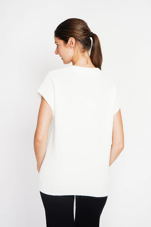 Sleeveless V-neck tunic