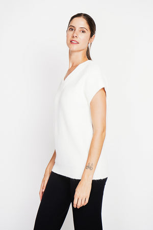 Sleeveless V-neck tunic