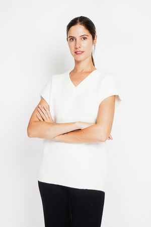 Sleeveless V-neck tunic
