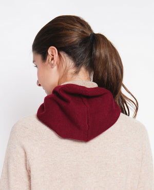 Ribbed drawstring hood