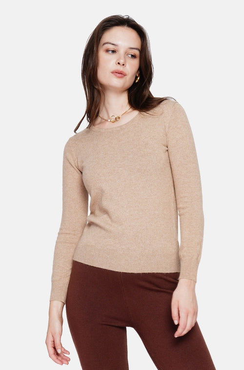 Classic round neck sweater with long sleeves, 2-ply knit – Camel – William de Faye