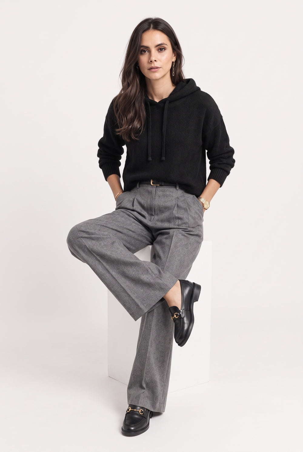 Pull à capuche oversize poche poitrine – Noir – William de Faye