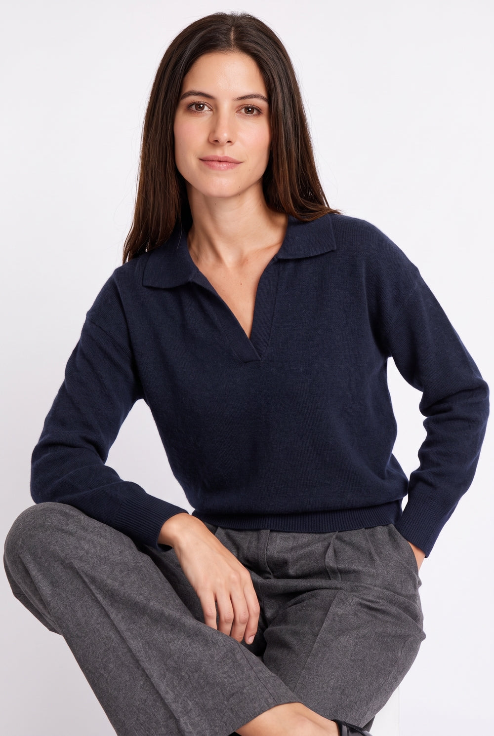 V-neck polo sweater, ribbed edges, oversized fit, long sleeves, 2-ply – Night blue – William de Faye