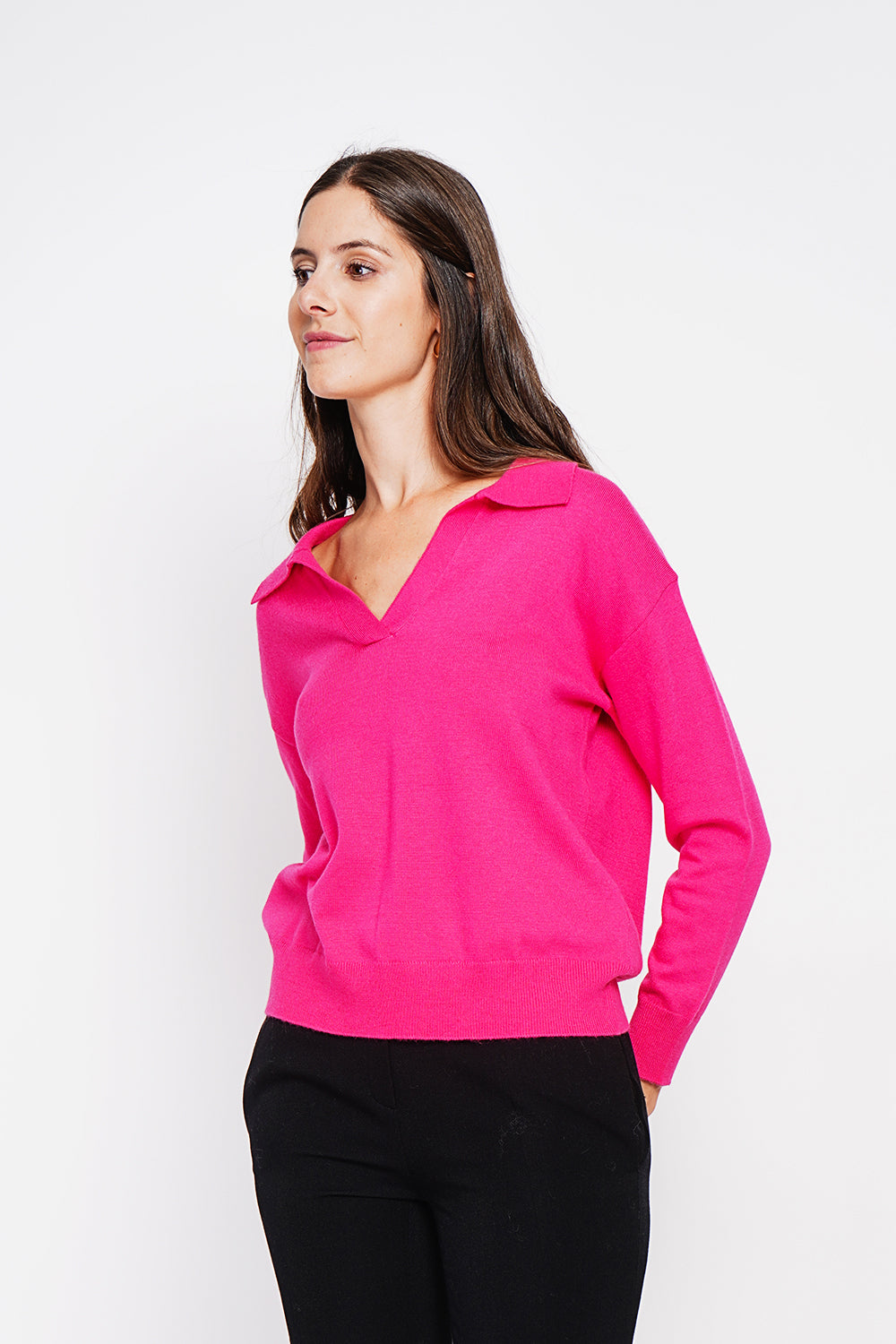Pull col polo V oversize côtelé – Fuchsia – William de Faye