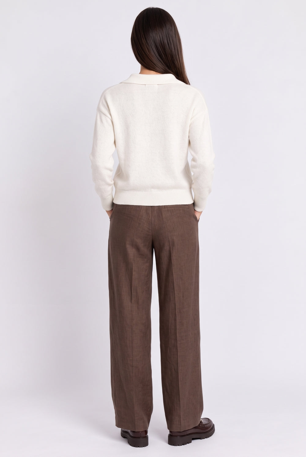 Pull col polo V oversize côtelé – Blanc cassé – William de Faye