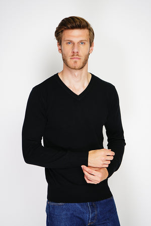 Classic V-neck sweater with long sleeves knitting in 3 threads