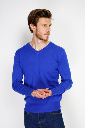 Classic V-neck sweater with long sleeves knitting in 3 threads