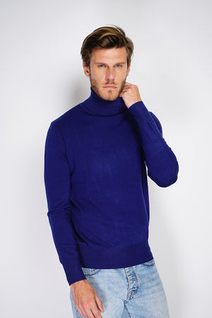 Classic turtleneck sweater with long sleeves knit in 3 threads