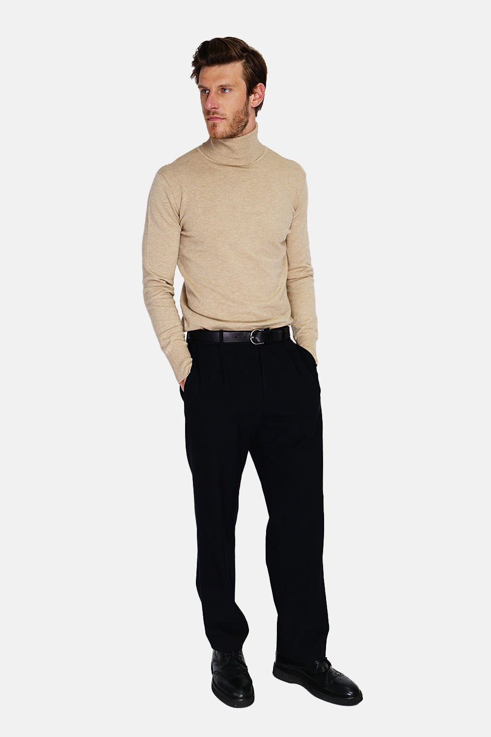 Classic turtleneck sweater with long sleeves knit in 3 threads