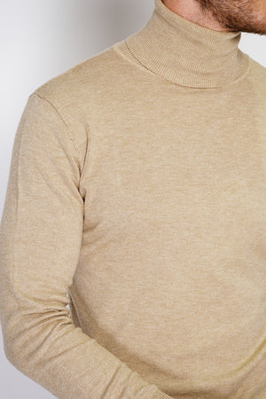 Classic turtleneck sweater with long sleeves knit in 3 threads