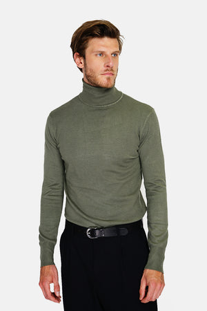 Classic turtleneck sweater with long sleeves knit in 3 threads