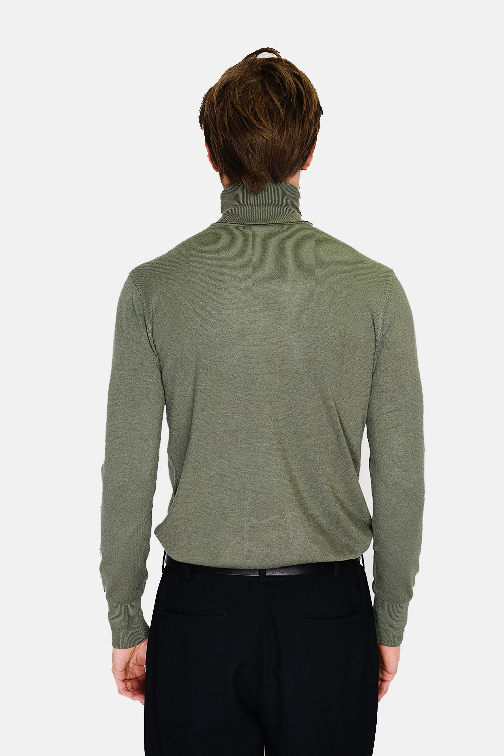 Classic turtleneck sweater with long sleeves knit in 3 threads