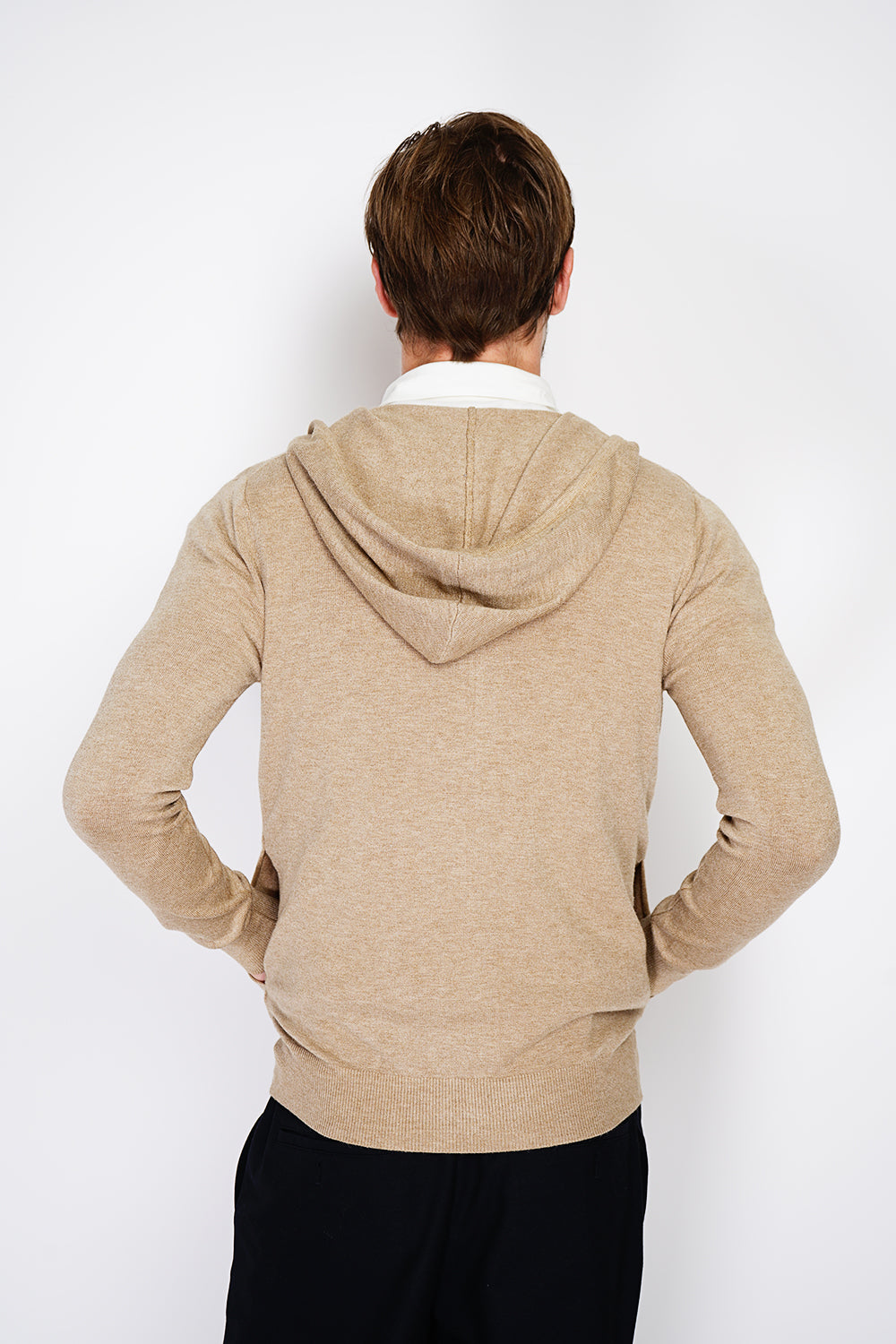 Zipped vest in long-sleeved knitted hoods