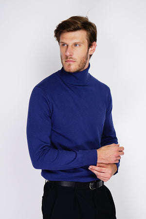 Classic turtleneck sweater with long sleeves knit in 2 threads