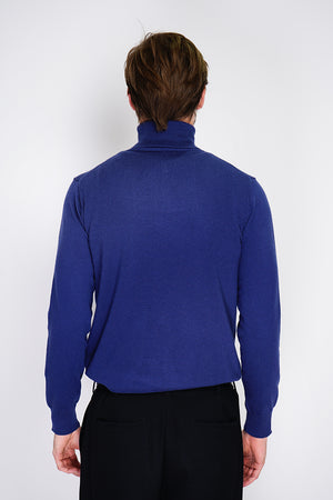 Classic turtleneck sweater with long sleeves knit in 2 threads