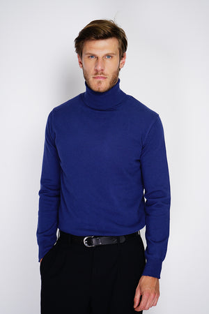 Classic turtleneck sweater with long sleeves knit in 2 threads