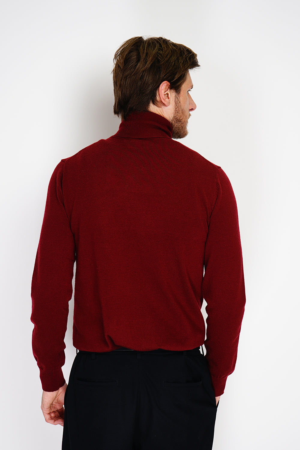 Classic turtleneck sweater with long sleeves knit in 2 threads