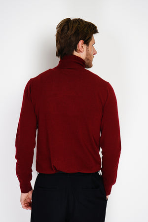 Classic turtleneck sweater with long sleeves knit in 2 threads