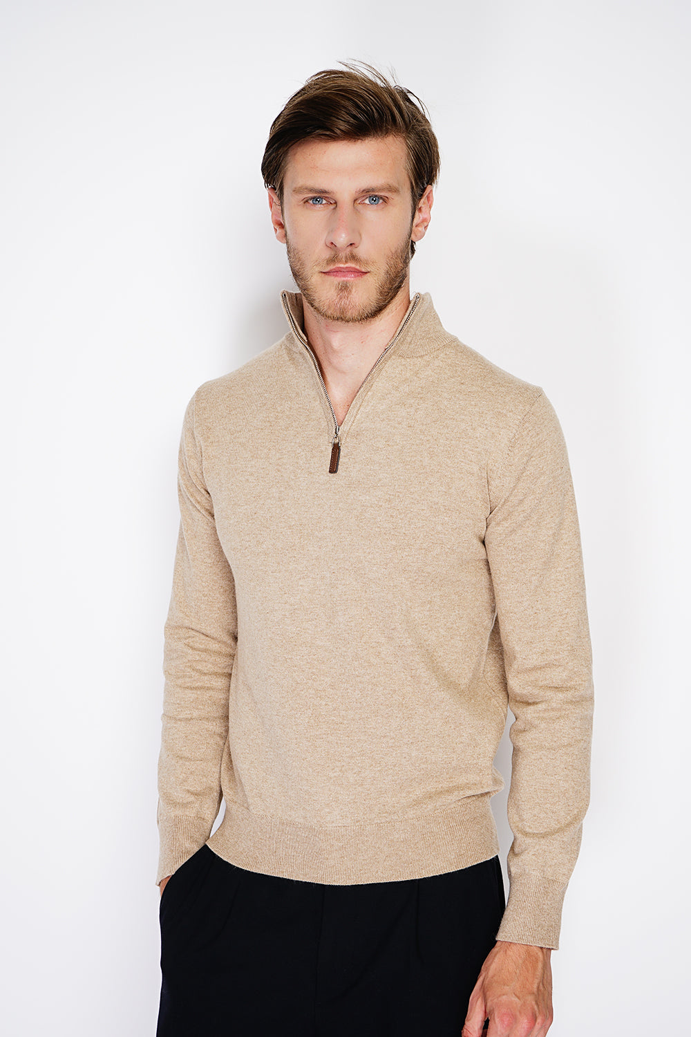 Zipped trucker neck sweater with long sleeves knitting in 2 threads