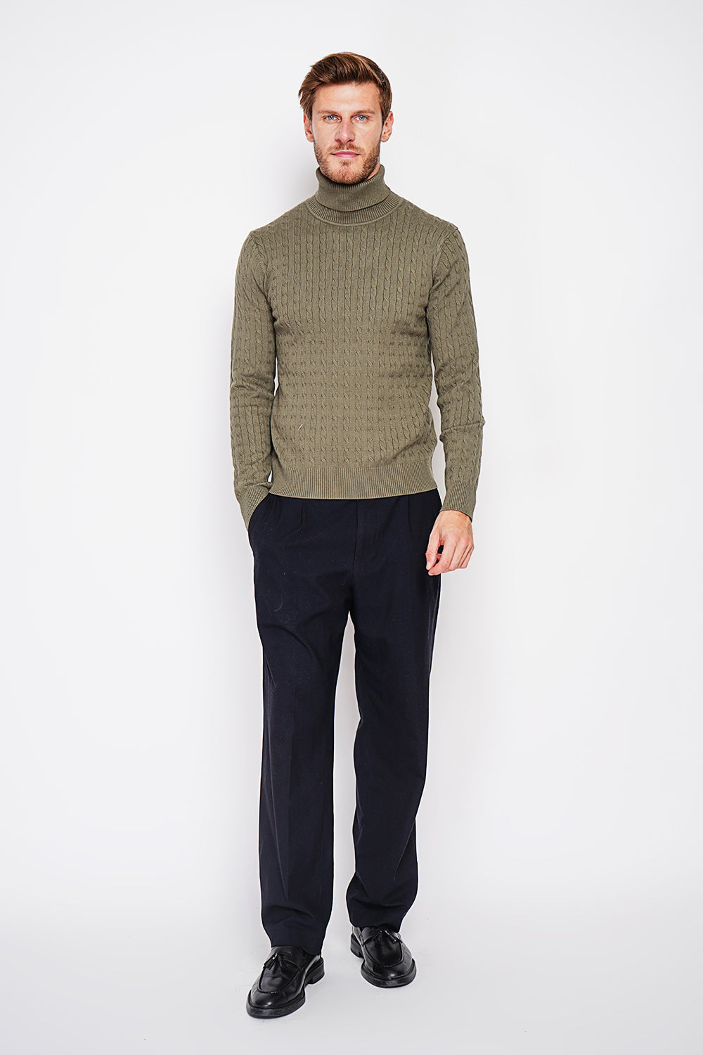 Pull col roulé torsadé – Kaki – William de Faye