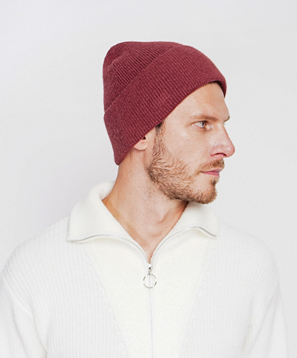 Mixed hat in 4-ply English ribbing