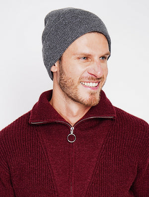 Mixed hat in 4-ply English ribbing