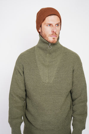 Mixed hat in 4-ply English ribbing