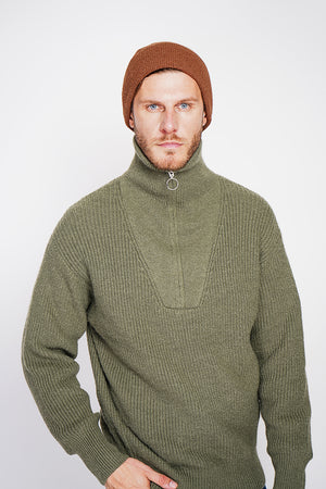 Mixed hat in 4-ply English ribbing