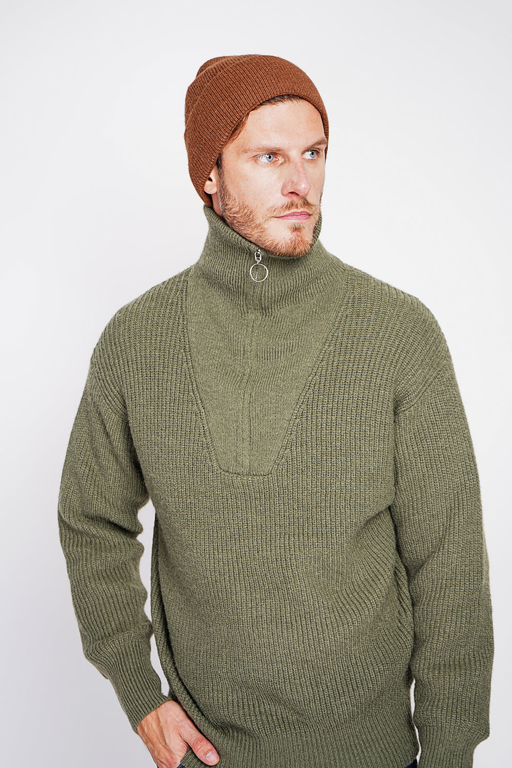 Mixed hat in 4-ply English ribbing