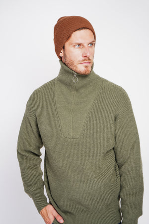 Mixed hat in 4-ply English ribbing