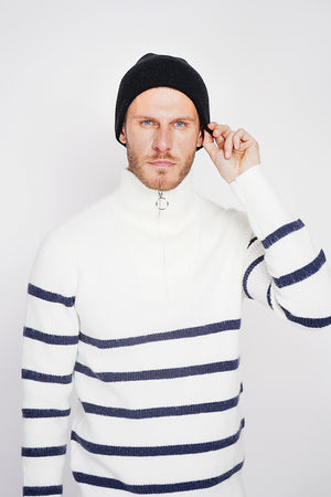 Mixed hat in 4-ply English ribbing