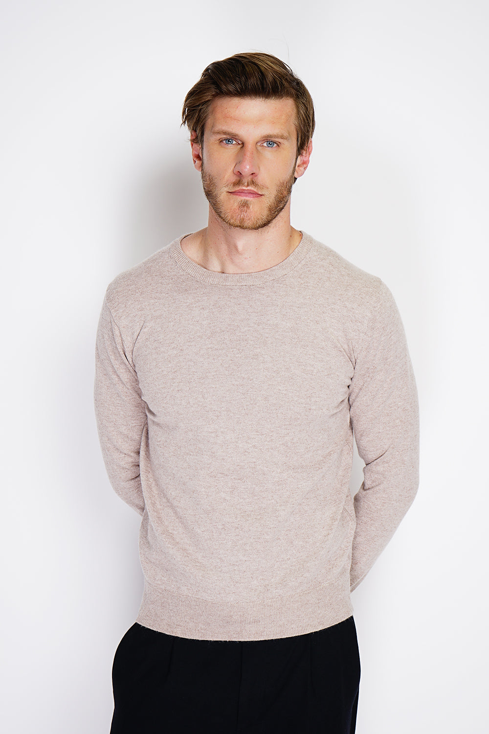 Pull homme col rond classique – Désert – William de Faye