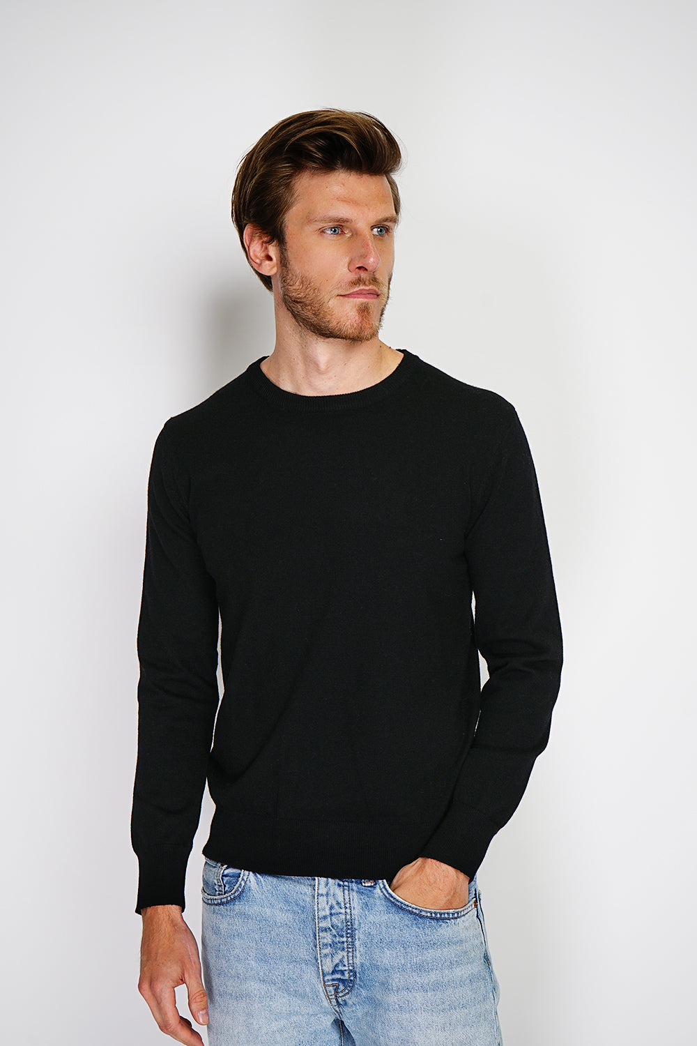 Pull homme col rond classique – Noir – William de Faye