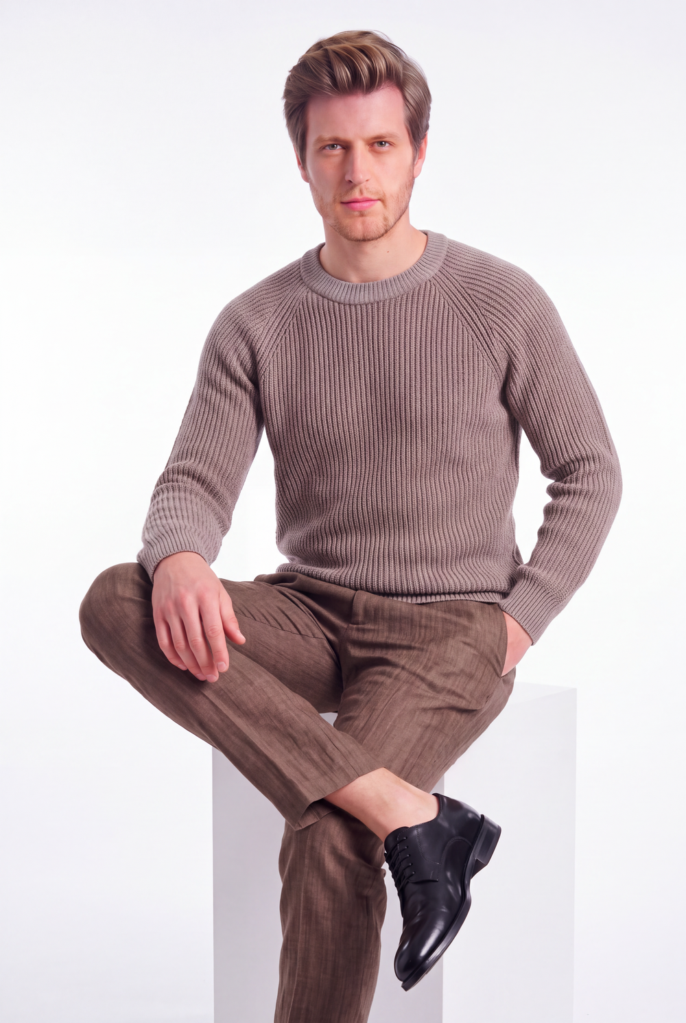 Crew neck sweater, raglan sleeves, trim, 4-ply – Desert – William de Faye