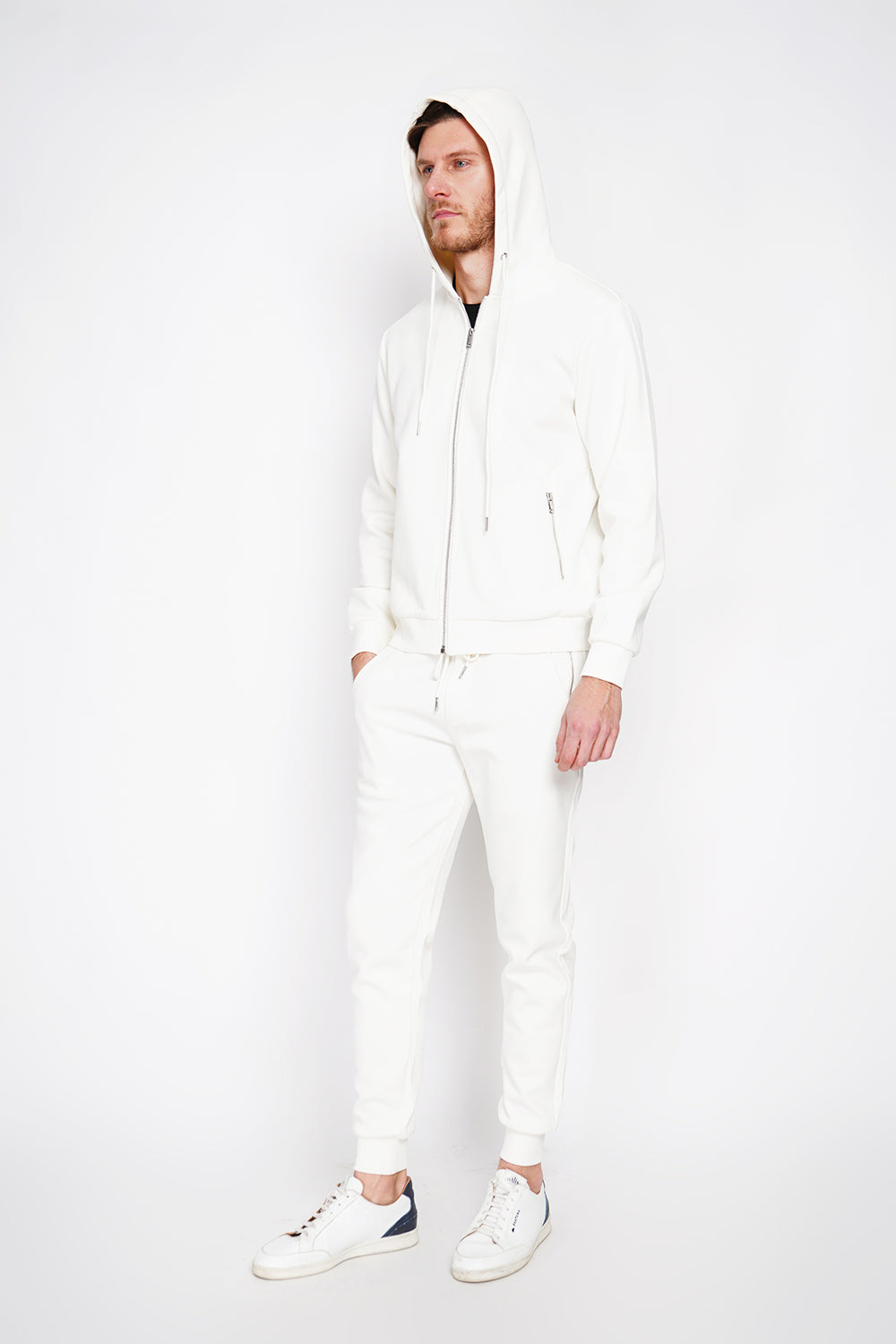 Gilet zippé à capuche en molleton – Blanc cassé – William de Faye
