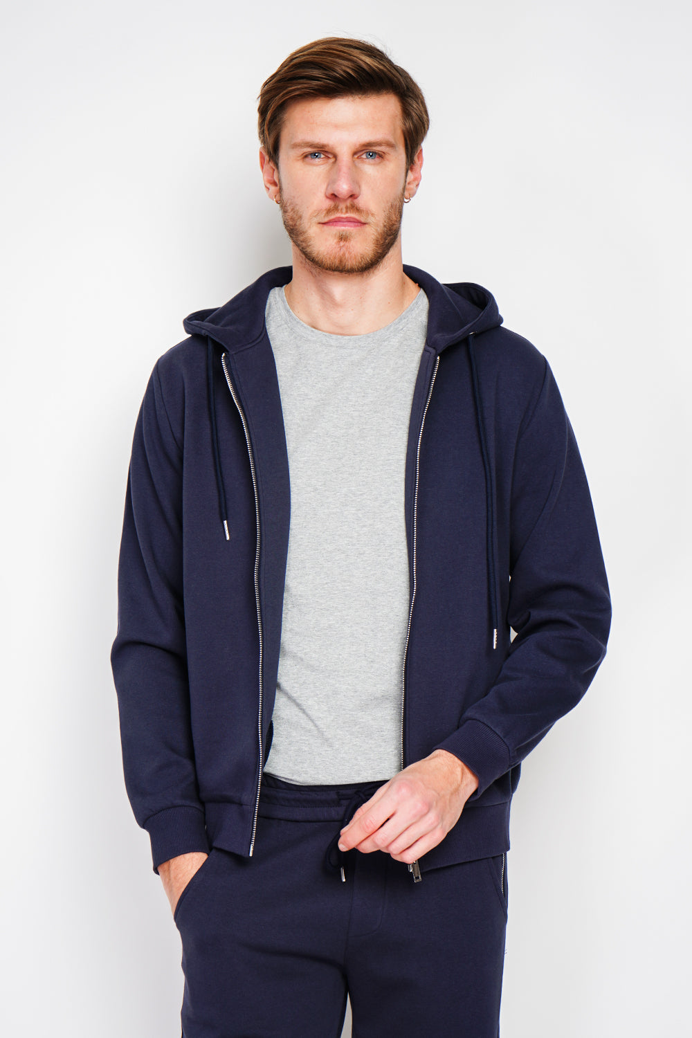 Gilet zippé à capuche en molleton – Bleu marine – William de Faye
