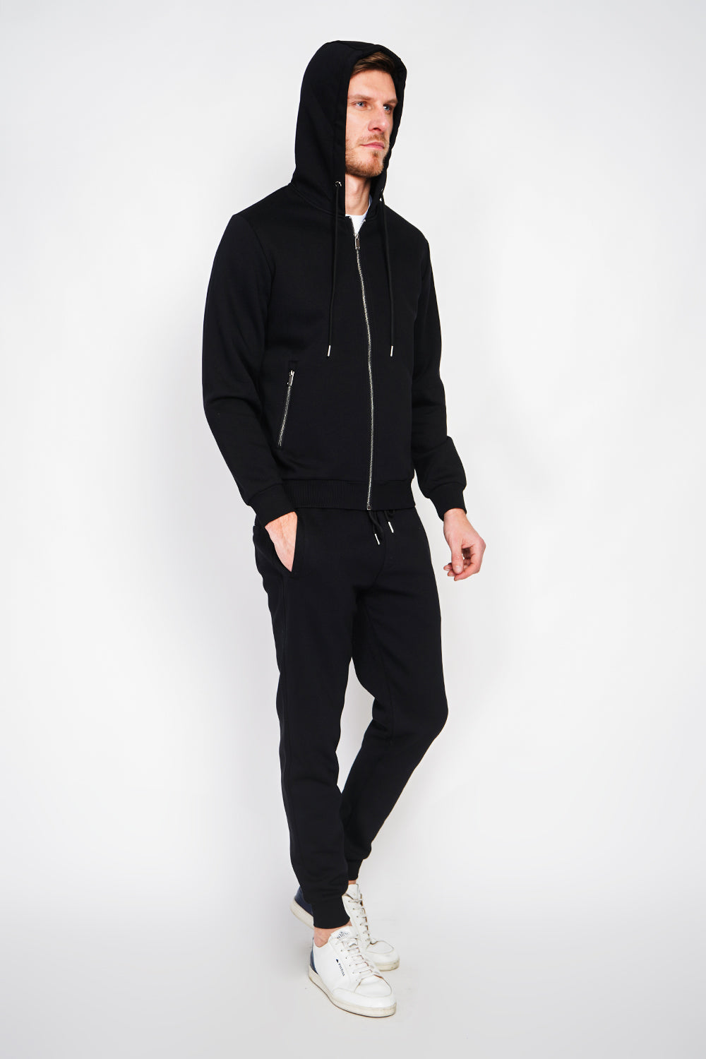 Gilet zippé à capuche en molleton – Noir – William de Faye